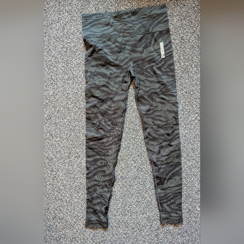 Gymshark Grey/Gree Camo Leggings